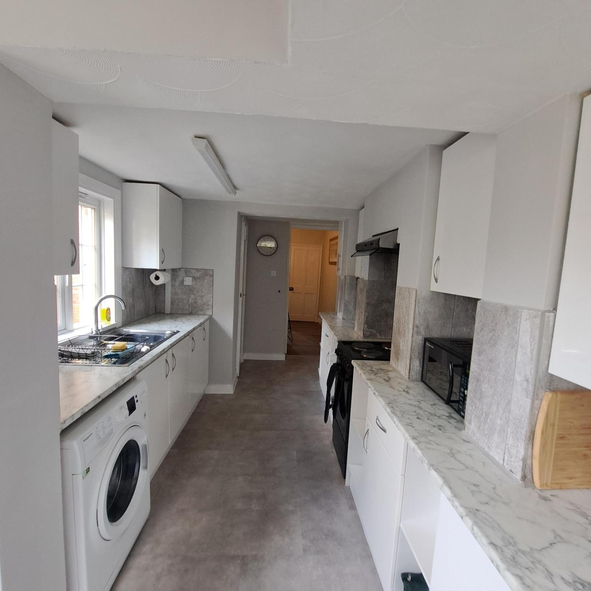 Generous 3 Bed In The Heart Of The Village ฮันติงตัน ภายนอก รูปภาพ