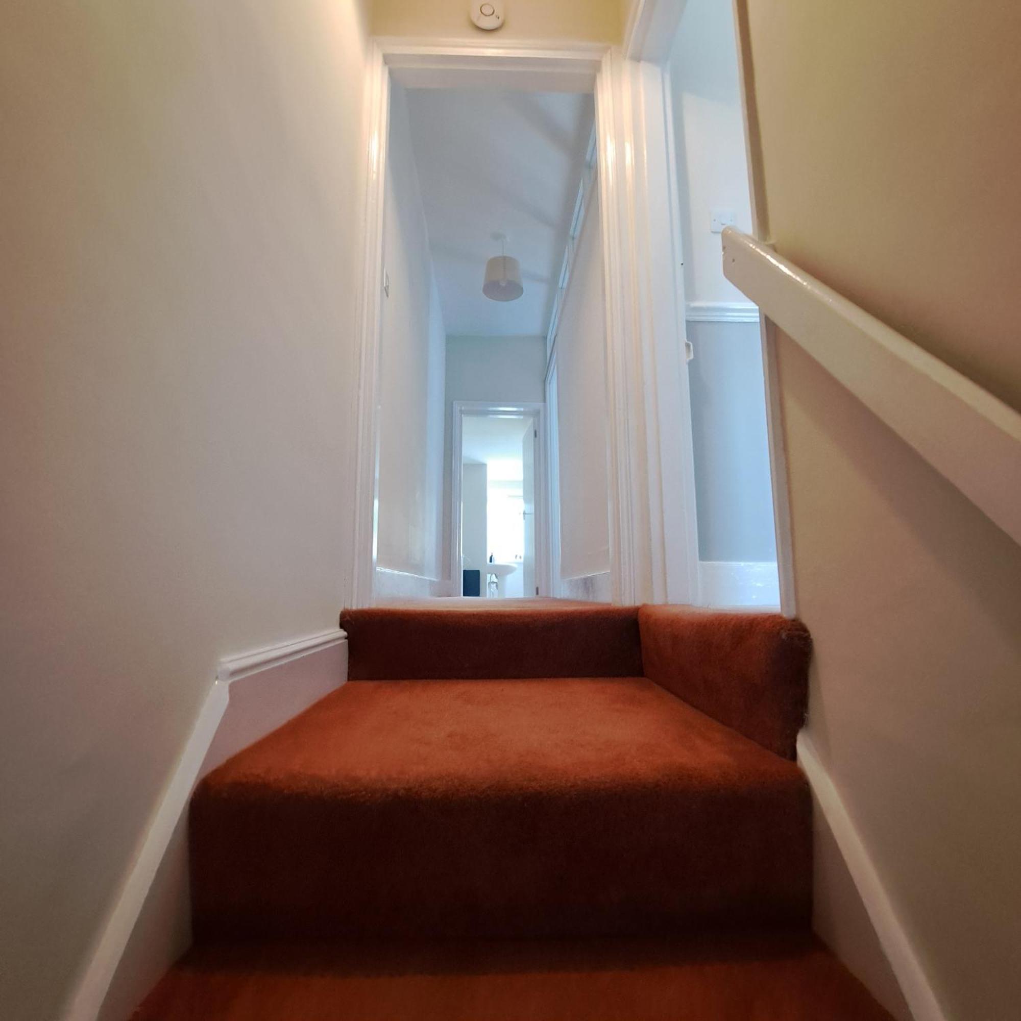 Generous 3 Bed In The Heart Of The Village ฮันติงตัน ภายนอก รูปภาพ
