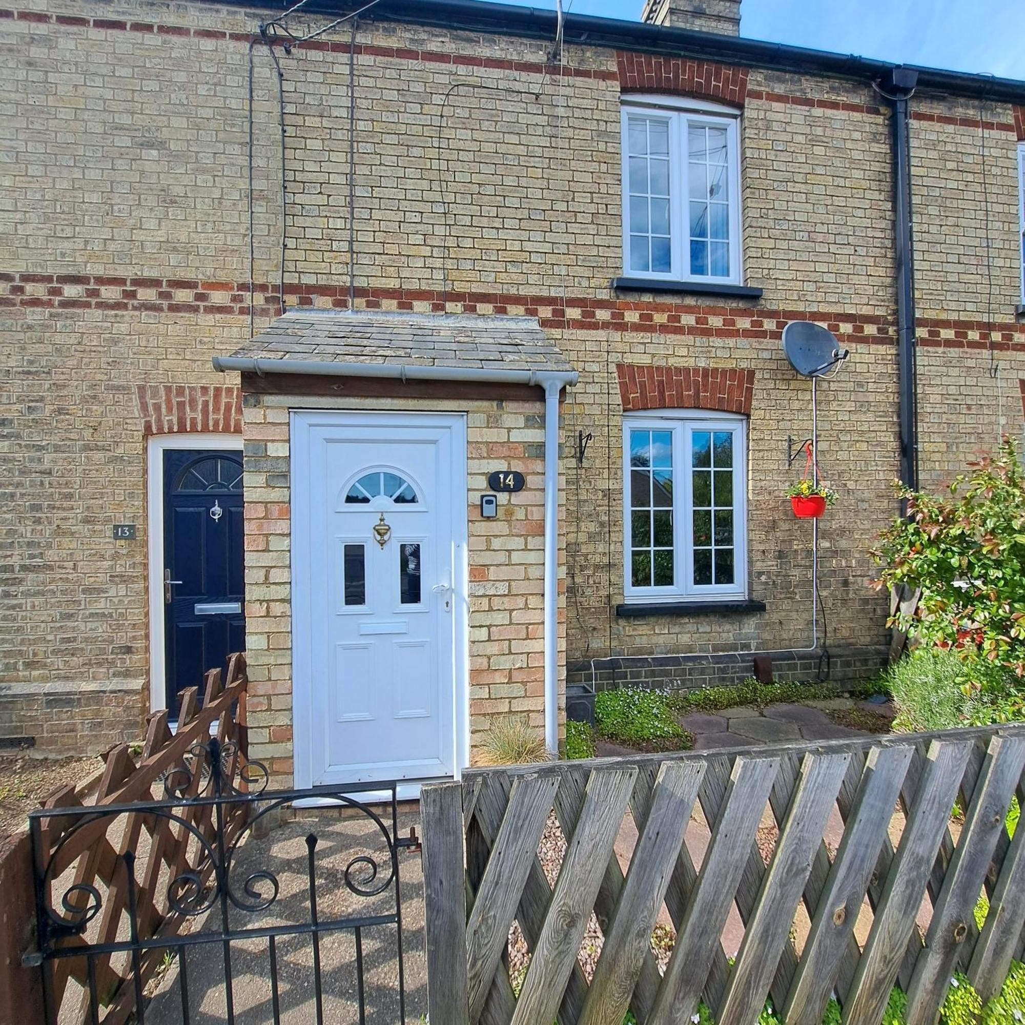 Generous 3 Bed In The Heart Of The Village ฮันติงตัน ภายนอก รูปภาพ